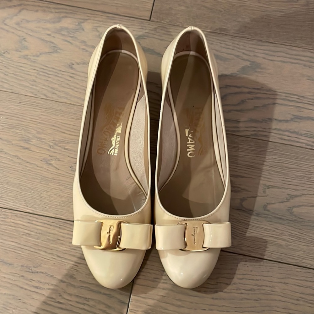 Salvatore Ferragamo Vera Pumps 6.5 women’s in macaron